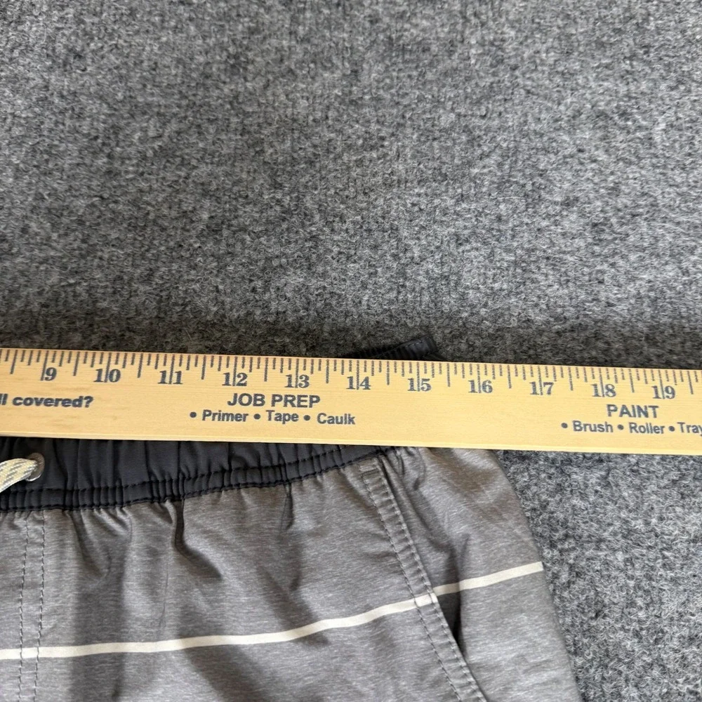 Vuori Mens Grey Striped Board Shorts Size L Performance Stretch Swim Trunks